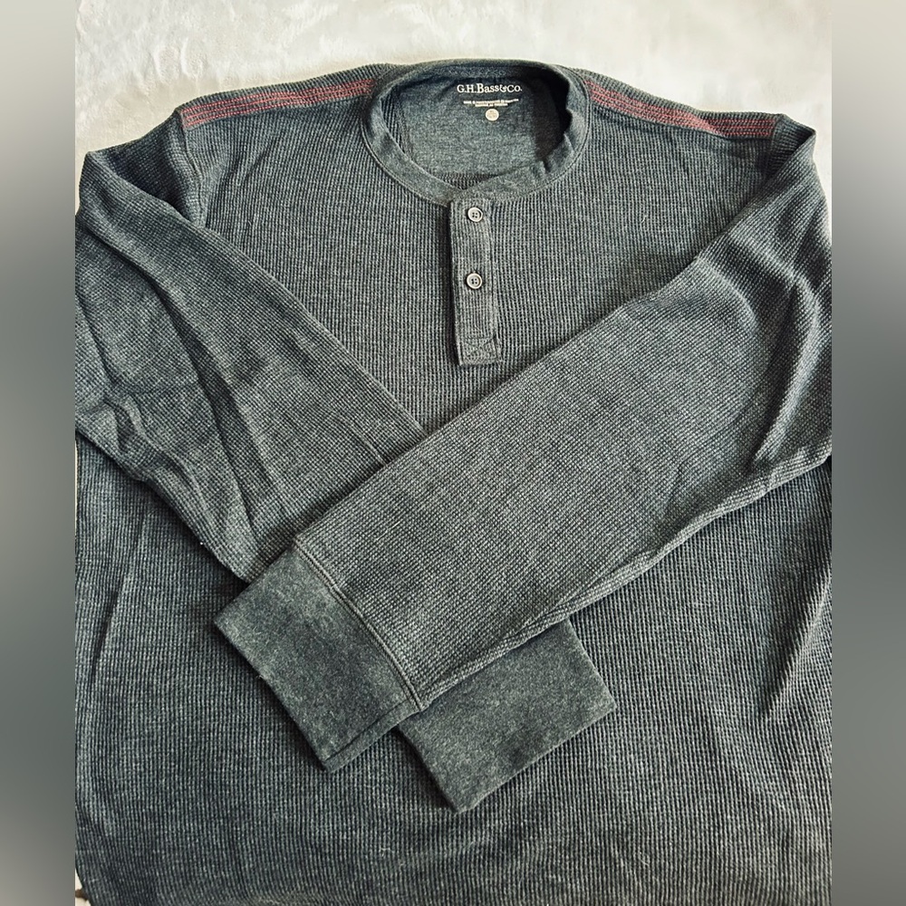 G.H Bass &Co. 2 Button Henley